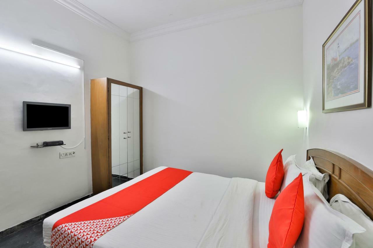 Hotel Chicago Ahmedabad Zimmer foto